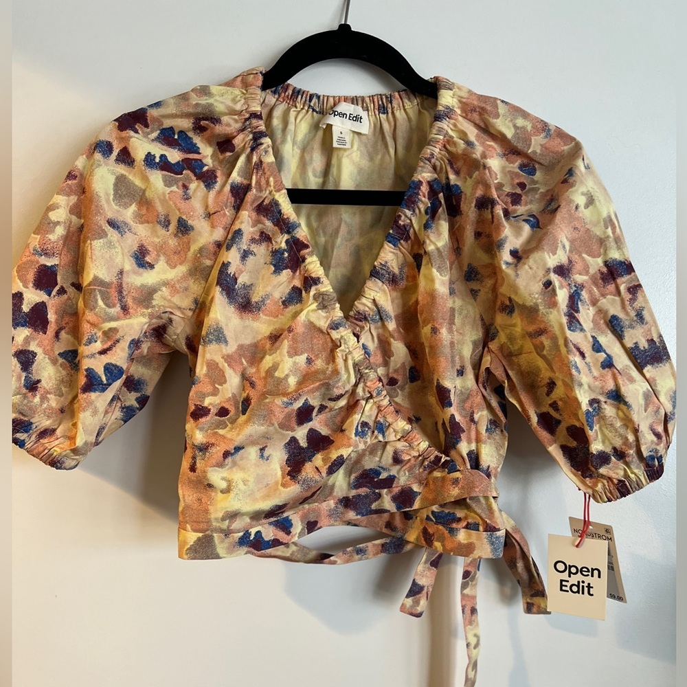 Open Edit cropped wrap top